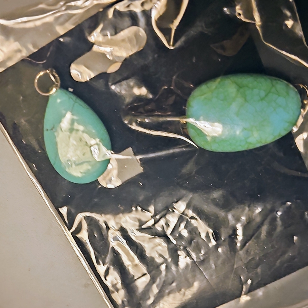 Mixed lot of 10 pendants